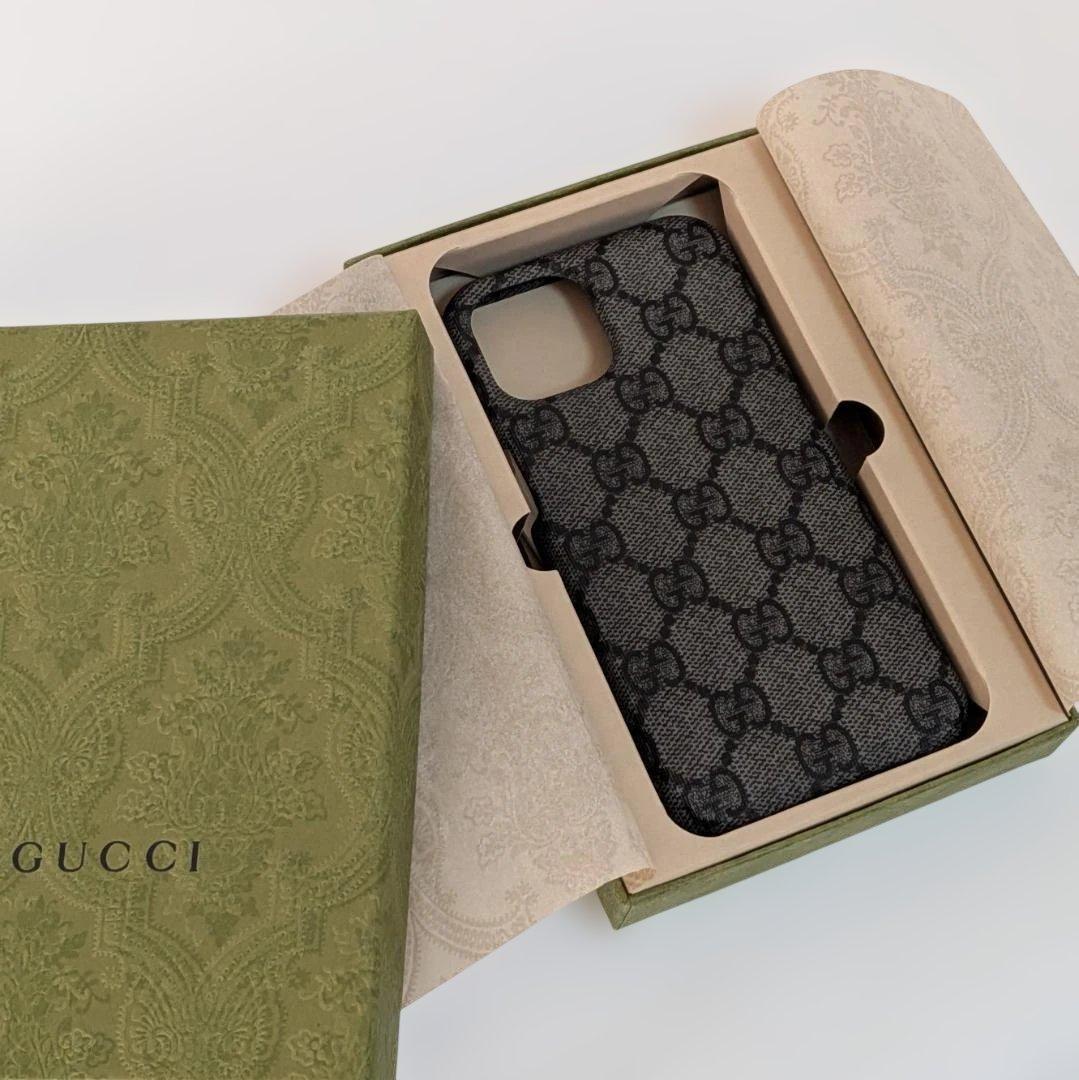GUCCI iPhone15pro ケース グレー ブラック GGスプリーム柄