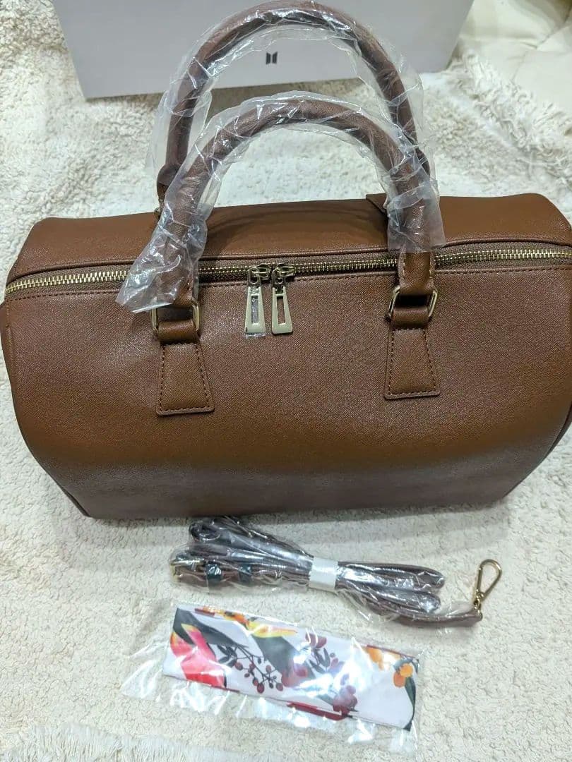 BTS　V　テテ　ボストンバッグ　MUTE BOSTON BAG　旅行　ライブ