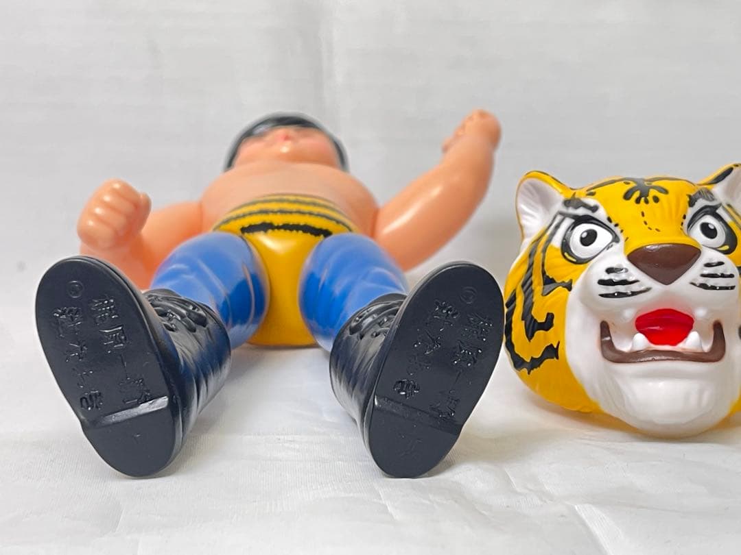 メディコム・トイ　タイガーマスク　復刻版　ソフビ