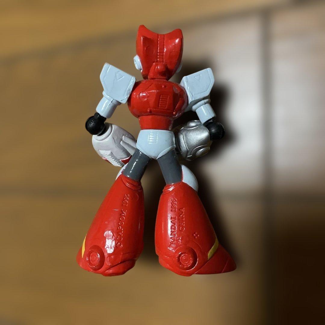 ロックマン トレーディングカード38枚とフィギュア