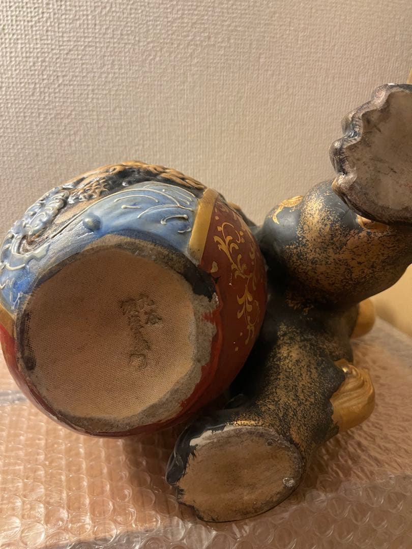 九谷焼の獅子（2体セット）です色絵が美しく飾り物やコレクションとしておすすめです