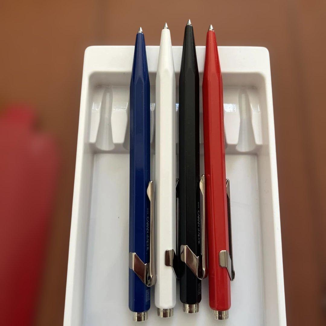 【CARAN d'ACHE】 ボールペン 4本セット ギフトボックス付き