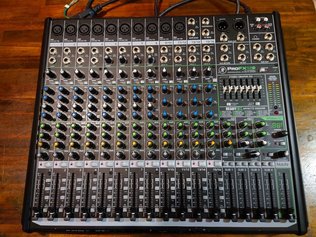 Mackie ProFX16v2　16チャンネルPAミキサー