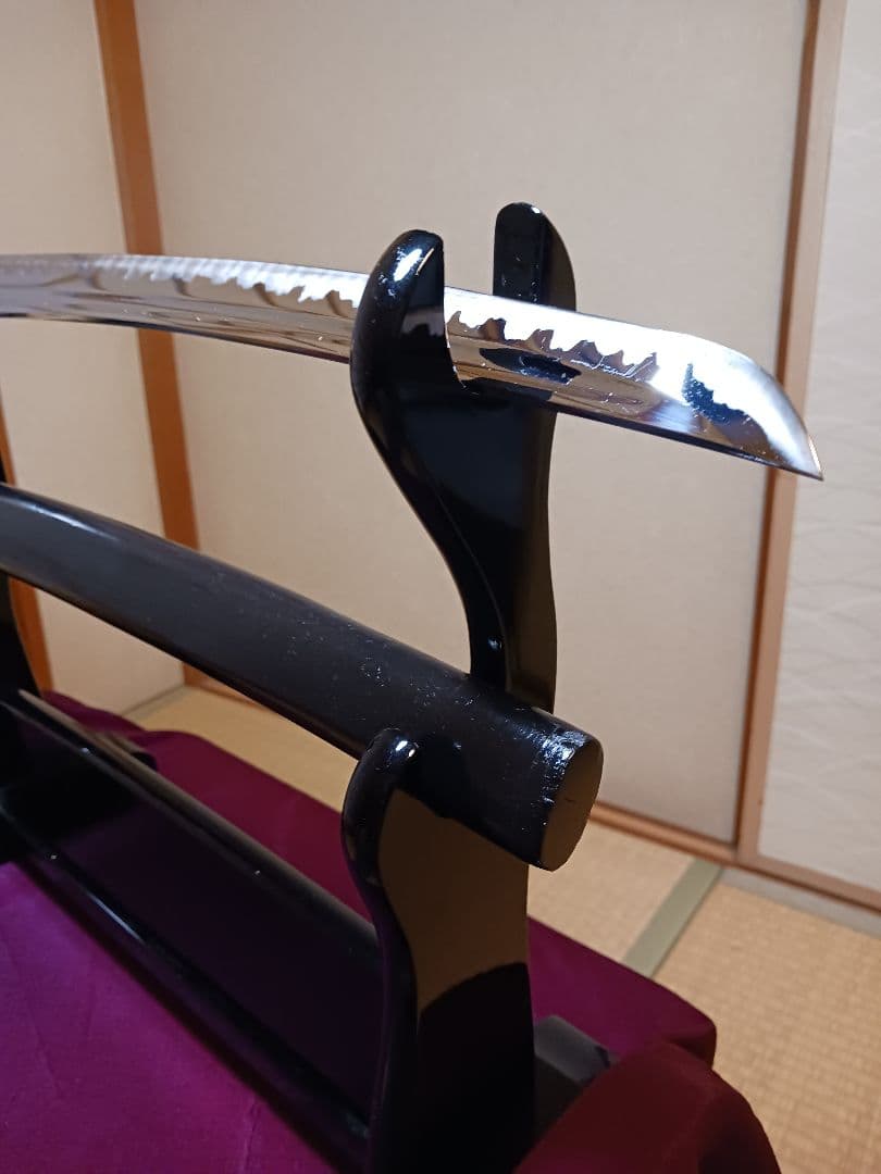 居合前差し用脇差、黒合皮革巻　黒鮫仕、刃紋.矢櫃樋入り二重刃 (訳有り価格)