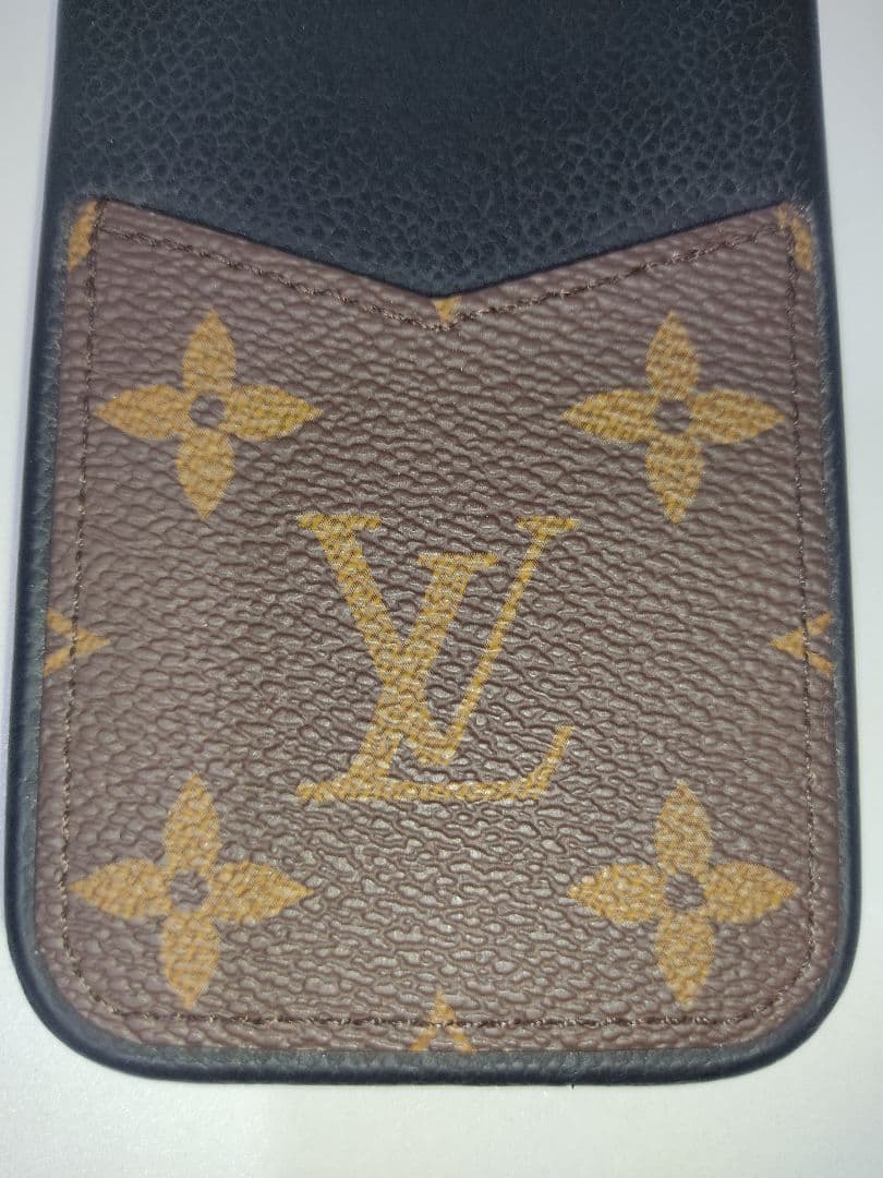 Louis Vuitton iPhone15proケースモノグラム 美品