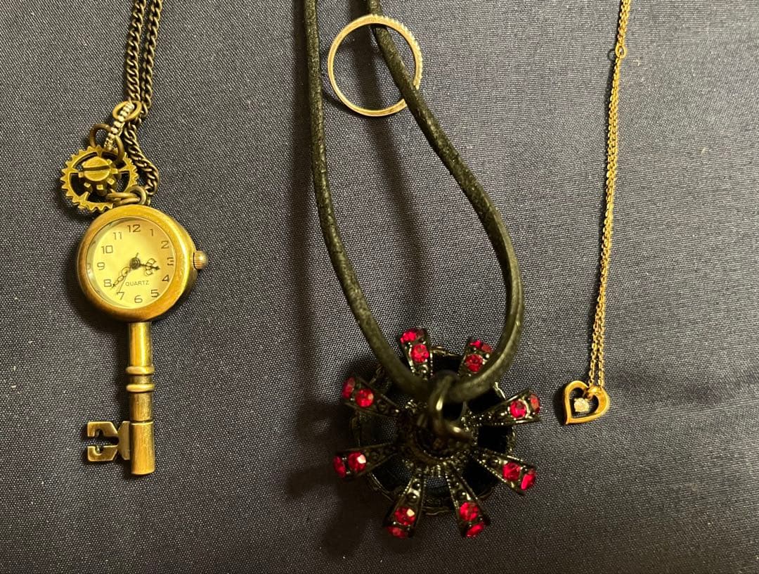 水曜日のアリス、クラウン中(黒)など3点まとめて