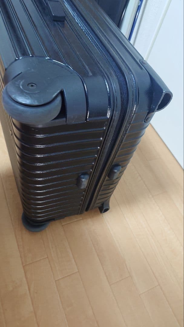 へ*ょ様 RIMOWA ブラック キャリーケース