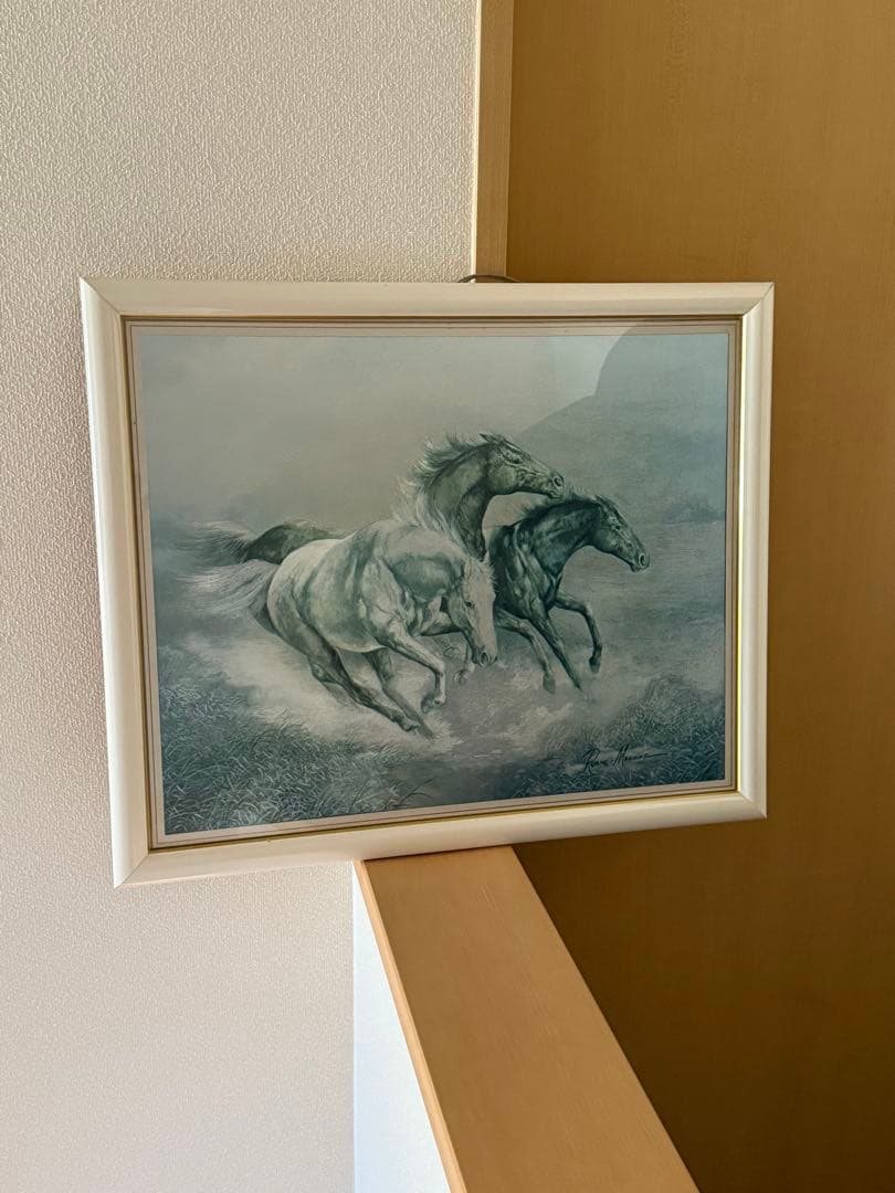 ルアーン・マニング　馬の絵画 白フレーム付き