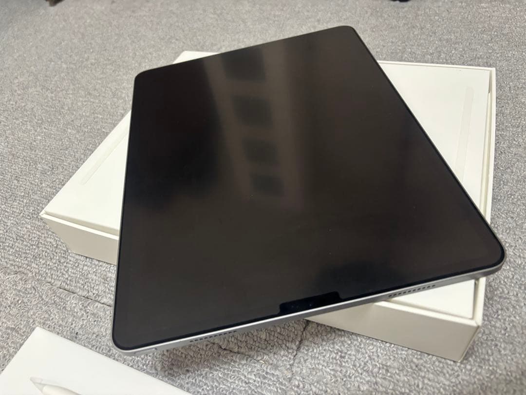 く*ん様 【美品】iPad Pro12.9 256GB （第6世代）Wi-Fi＋