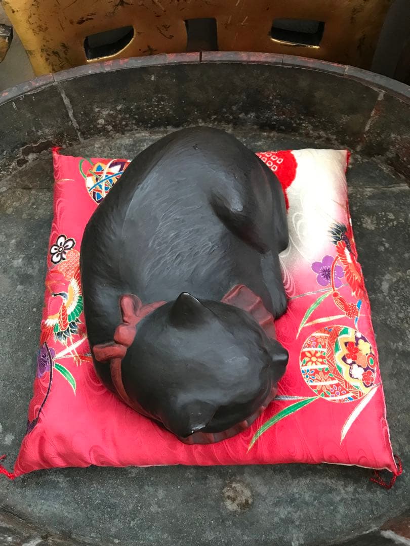 超希少 珍品 時代 骨董 猫 黒猫 眠り猫 置物 春画人形 枕絵 裏隠し 昭和