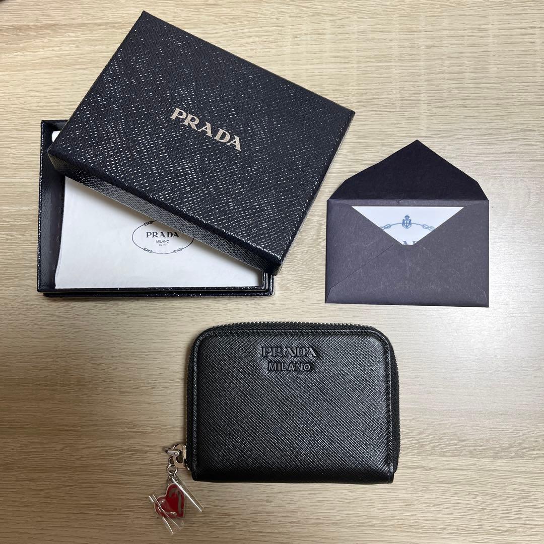 PRADA ブラック ケース
