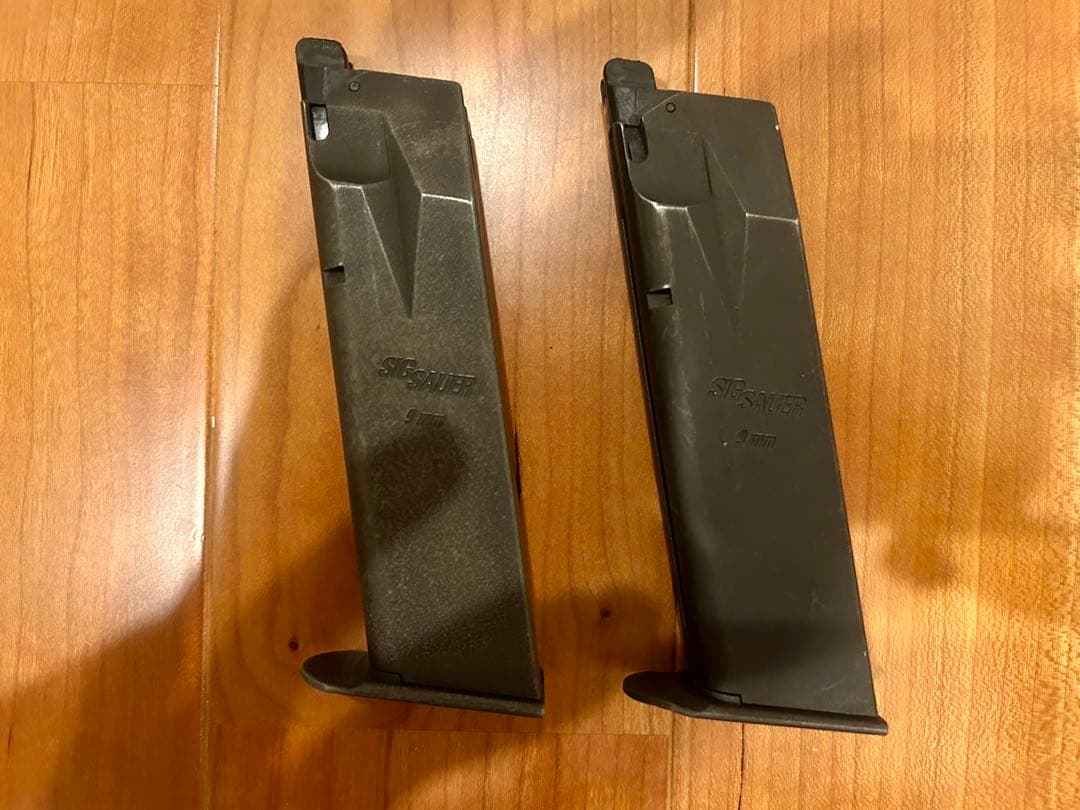 p226 E2 東京マルイ ガスガン 純正マガジン+1セット