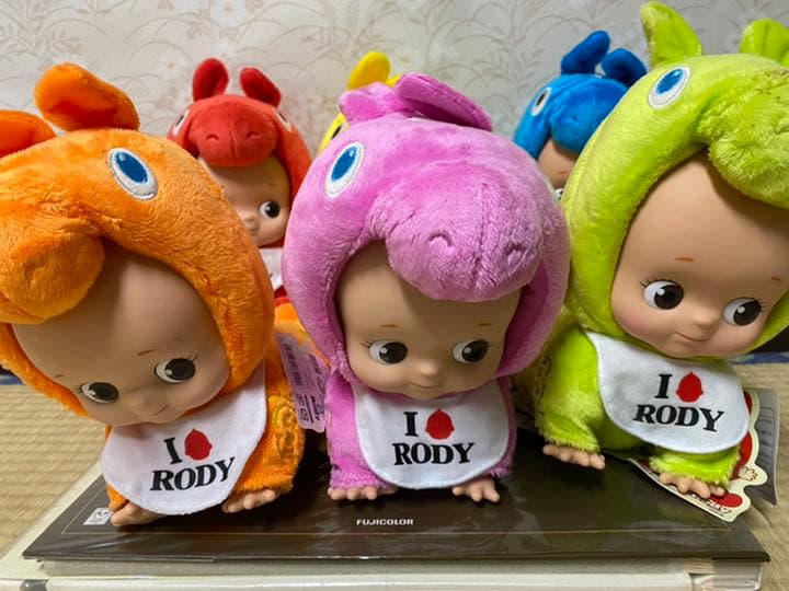 ローズオニールキューピーxXメロディおぁきいぬいぐるみ