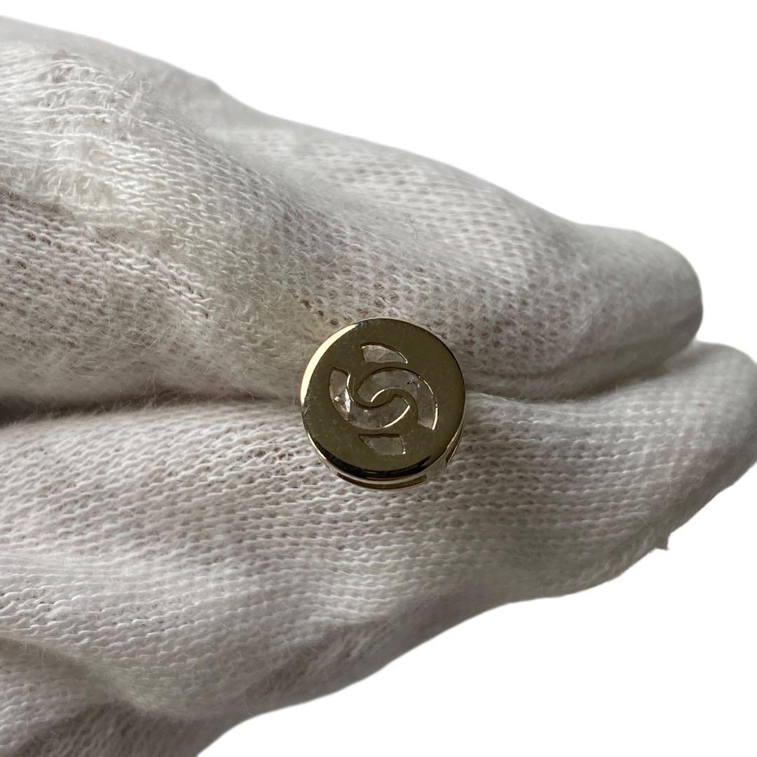 片耳 シャネルCHANEL ココマーク ボタンピアス B25 V ゴールド