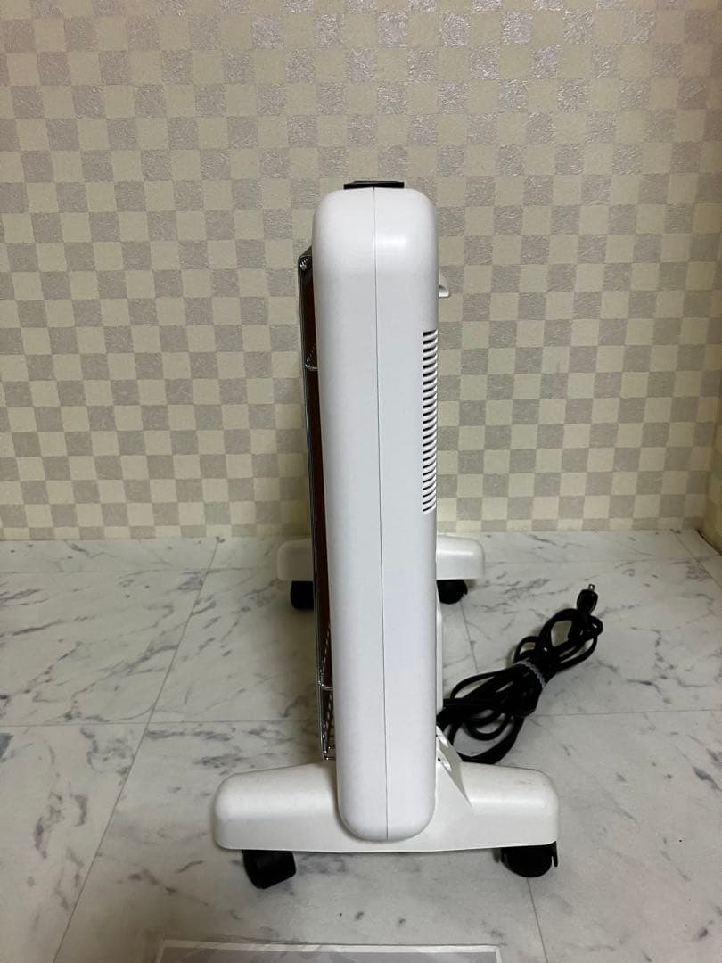 極美品　サンルミエ　E800L-TM2 ホワイト　タイマー付き　遠赤外線