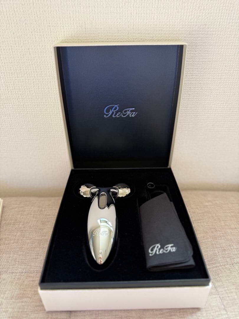 【美品 未使用に近い】ReFa CARAT 美顔ローラー シルバー
