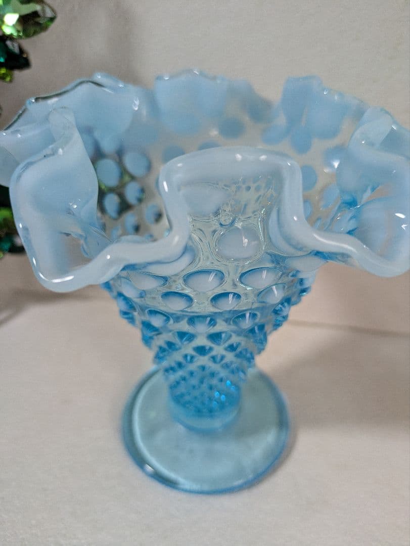 フェントン　ブルーオパルセント ホブネイル フリル　フラワーベース