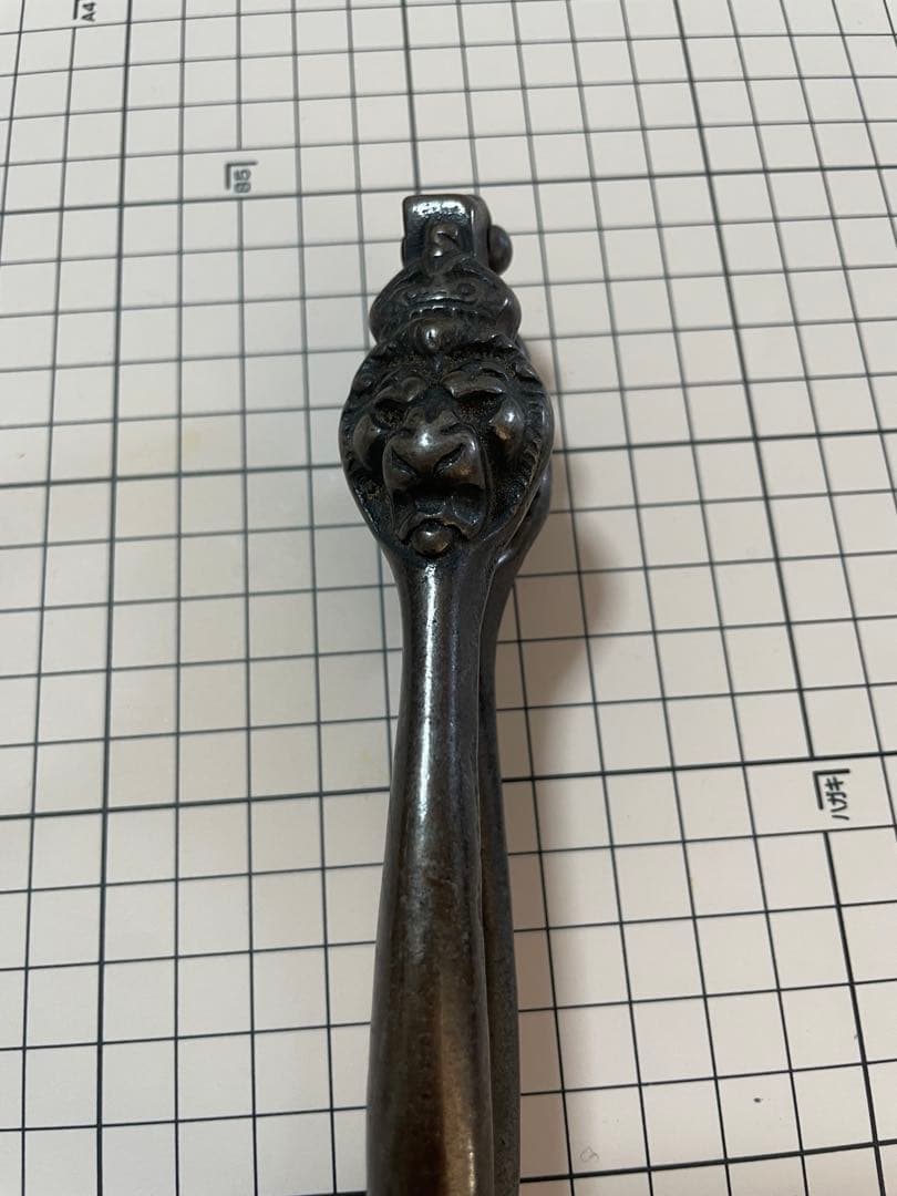 くるみ割り。ライオンヘッドデザイン。アンティーク、骨董