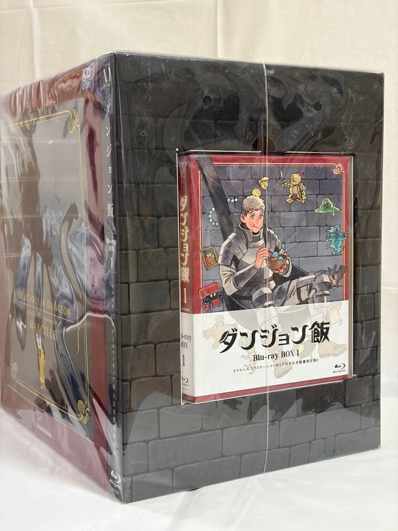 ダンジョン飯 マルシル フィギュア & Blu-ray BOX 1
