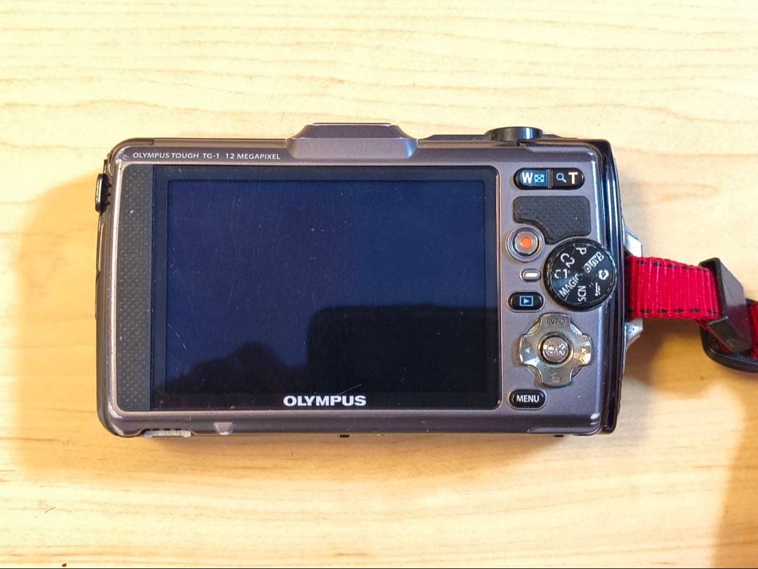 OLYMPUS　TOUGH　TG-1
