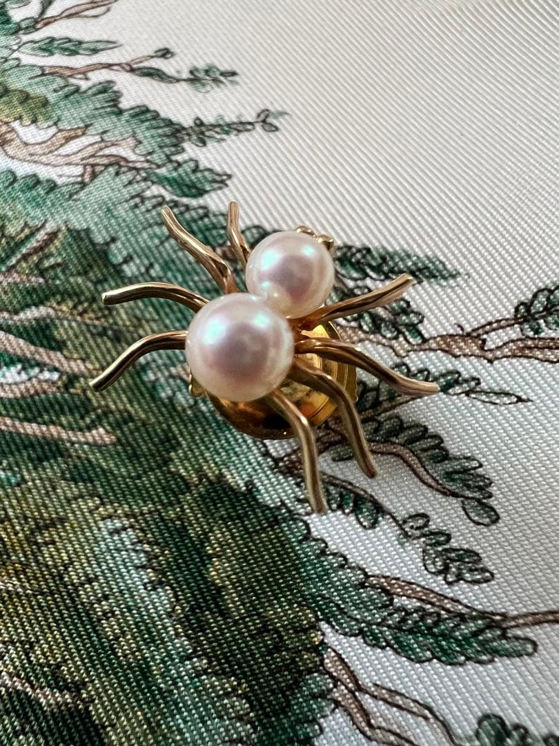 田崎真珠☆k14  蜘蛛　クモ☆ブローチ☆パール☆綺麗です