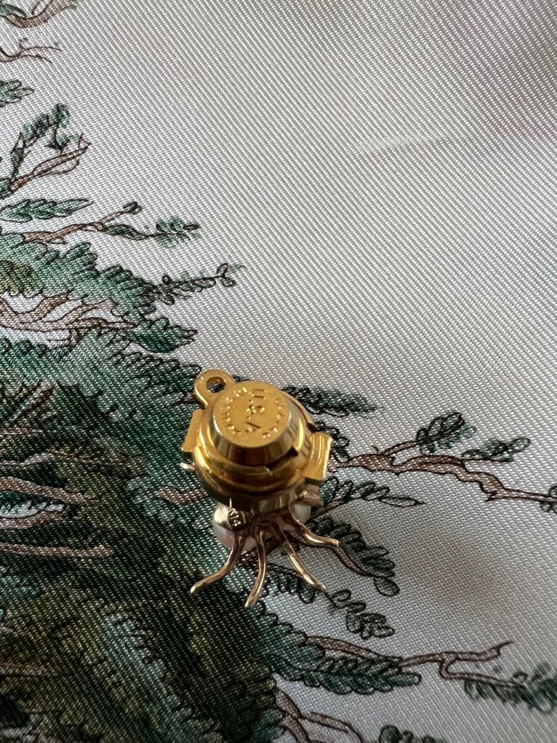 田崎真珠☆k14  蜘蛛　クモ☆ブローチ☆パール☆綺麗です