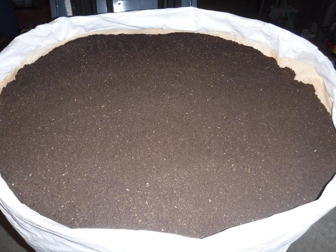 カブトムシマット：発酵熟成竹①：成虫・幼虫飼育用：１，０００ℓ