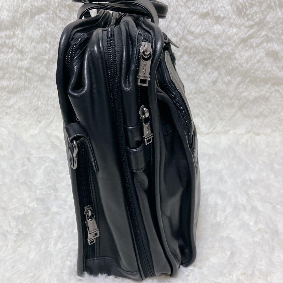 【超美品】TUMI カーフレザー大容量　ビジネスバッグ ブラック通勤　A4 PC