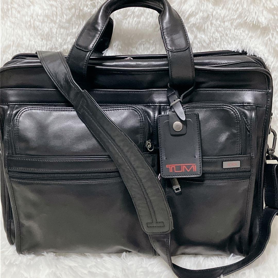 【超美品】TUMI カーフレザー大容量　ビジネスバッグ ブラック通勤　A4 PC