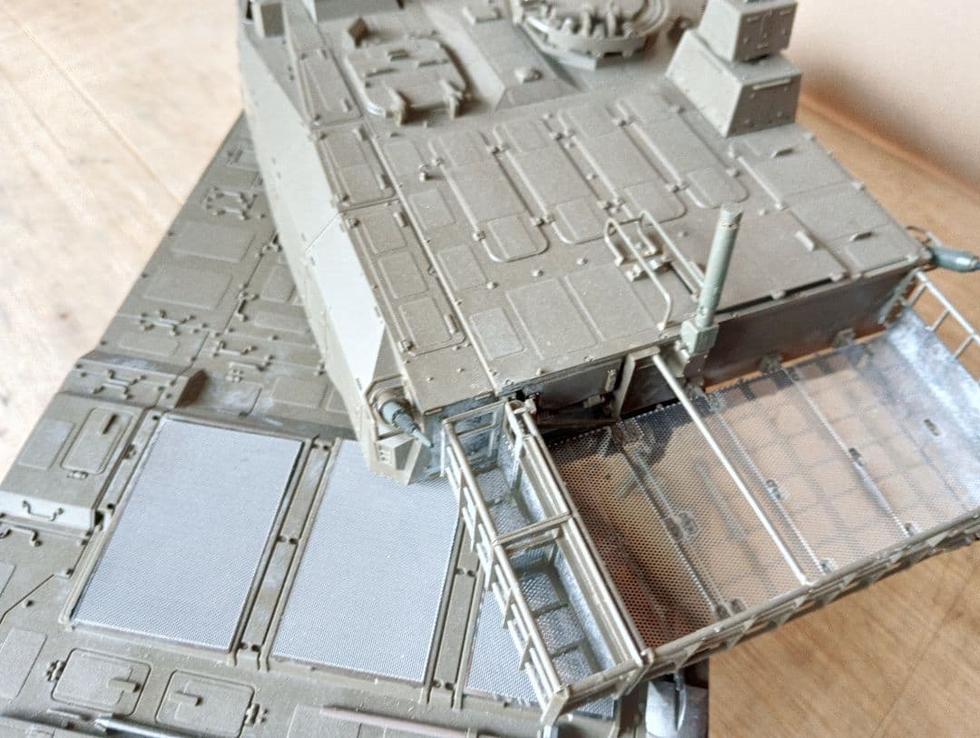 タミヤ 1/16 陸上自衛隊 10式戦車 フルオペレーション 組み立て済完成品