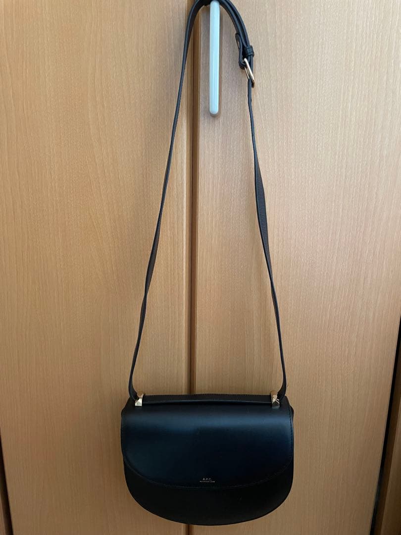 【A.P.C】 SAC GENEVE 牛革　黒　ブラック　ショルダー　レザー