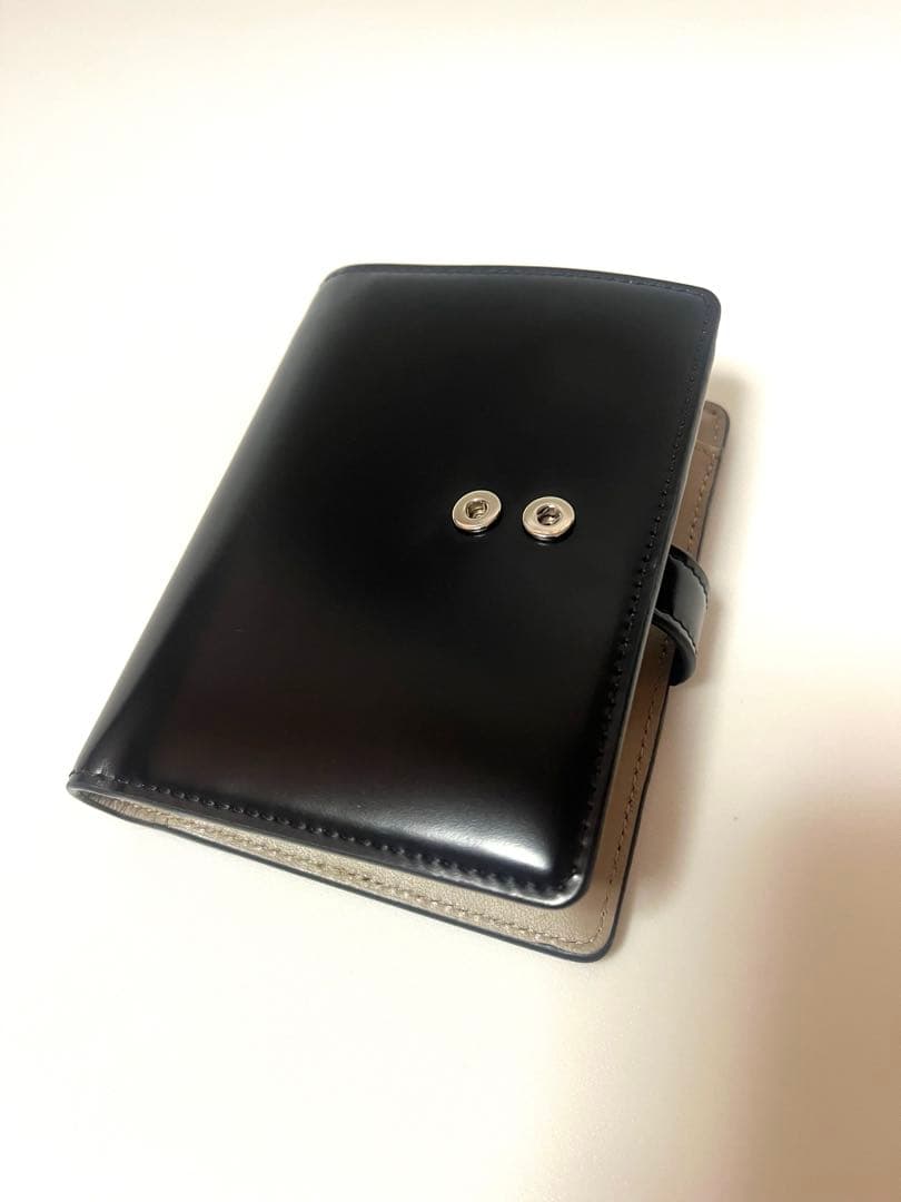 TOD'S 黒 レザー 二つ折り財布 箱付き