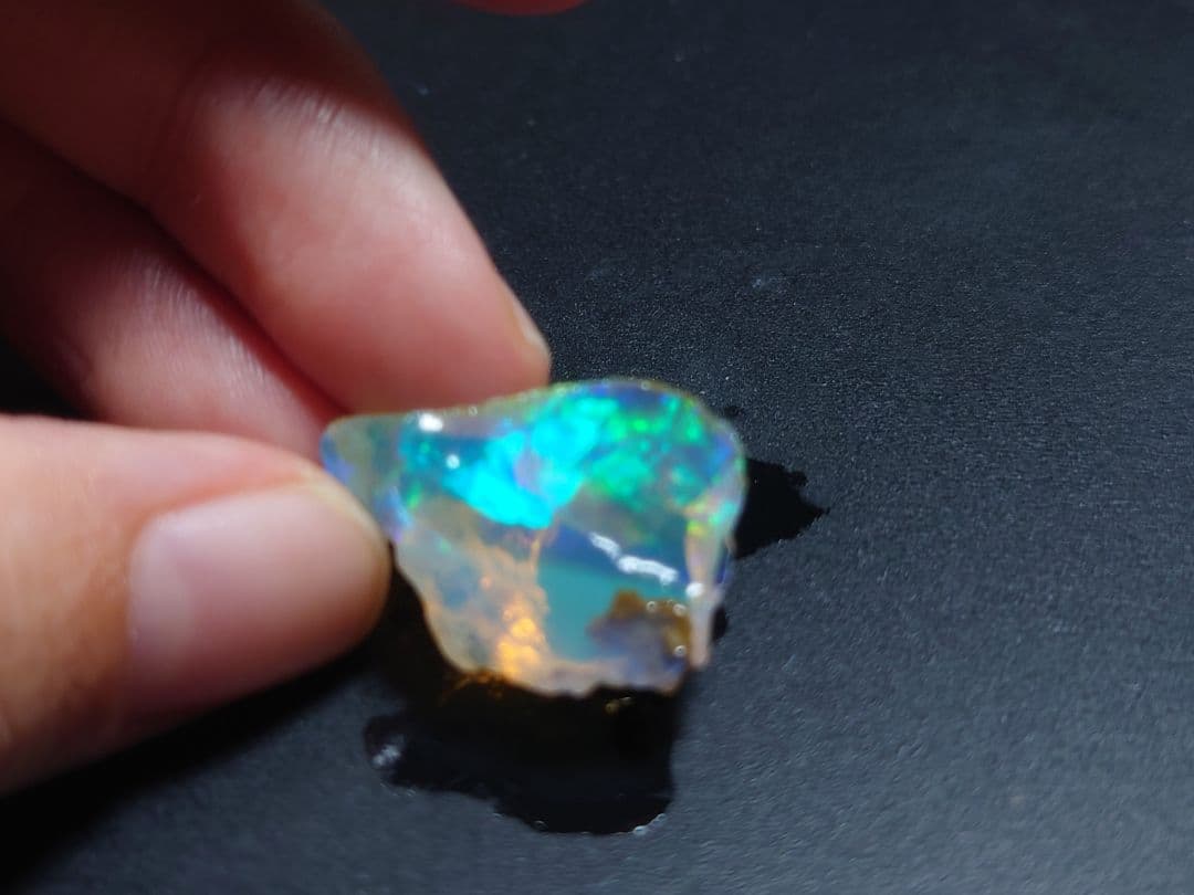 エチオピア　ウェロ産　オパール　鉱物標本　原石　透明　緑　青　チョーク