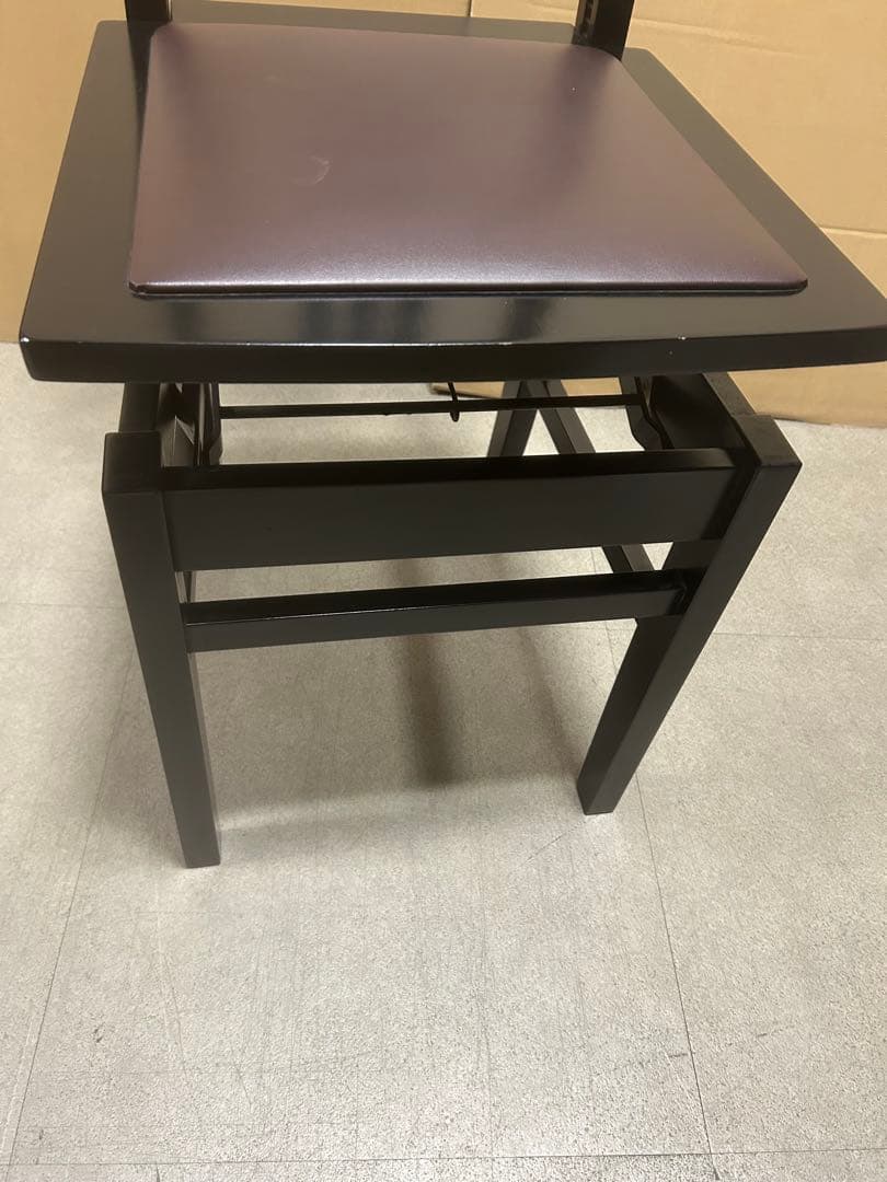 メーカー不明　トムソン椅子　背もたれ椅子　ピアノ椅子　値下げ不可