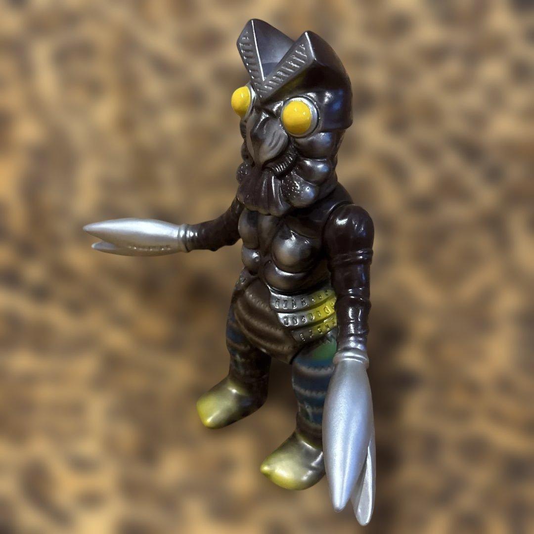 限定！￼当時物　バンダイ ブルマァク　怪獣ソフビ　バルタン星人　ハイパーホビー誌