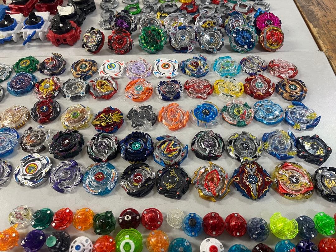 に*ゅ様 ベイブレードバーストセット バトル用スピンコントローラー付き【ジャンク