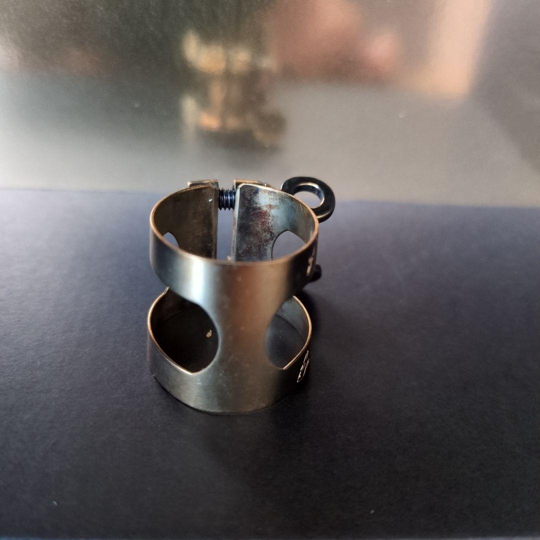 Bullseyeアルトサックスリガチャー 金属製