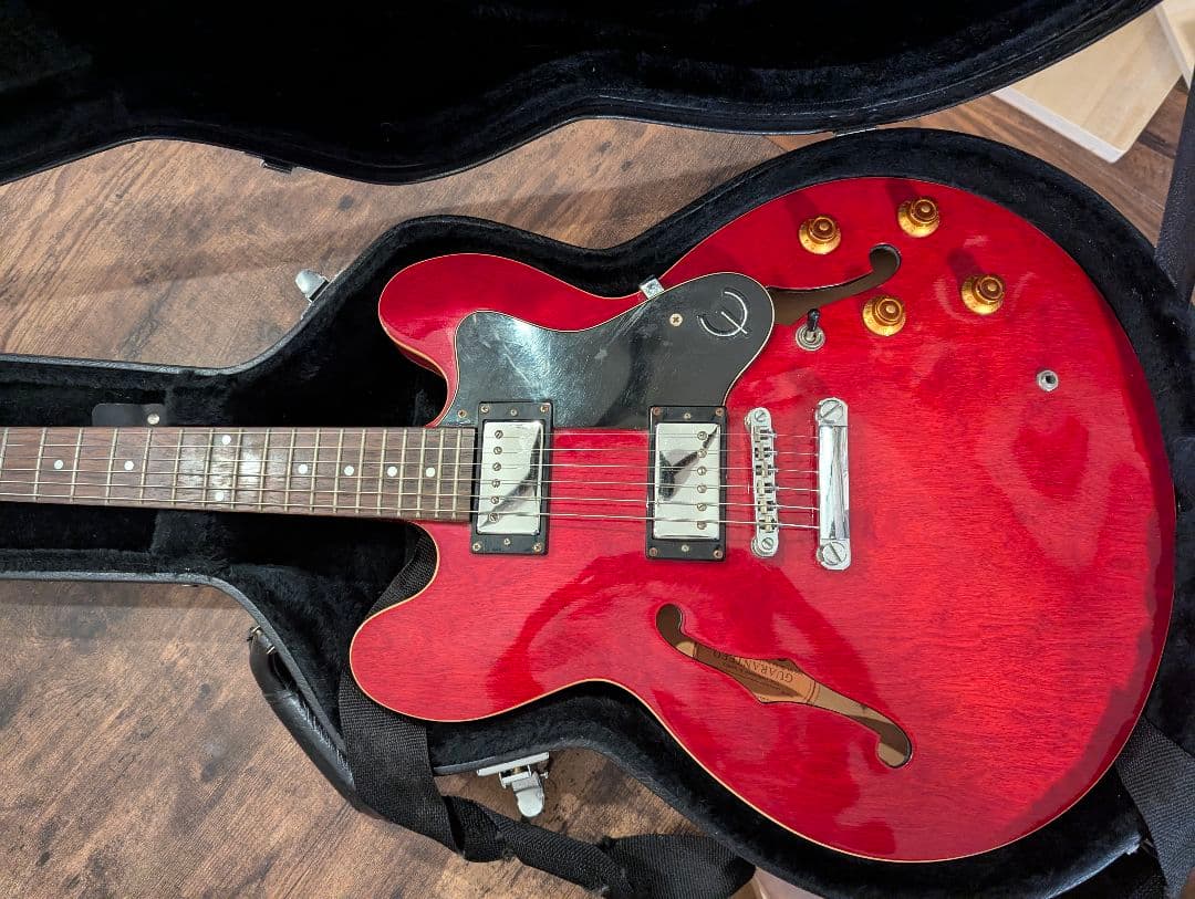 Epiphone ES-335 レッド　純正ハードケース付