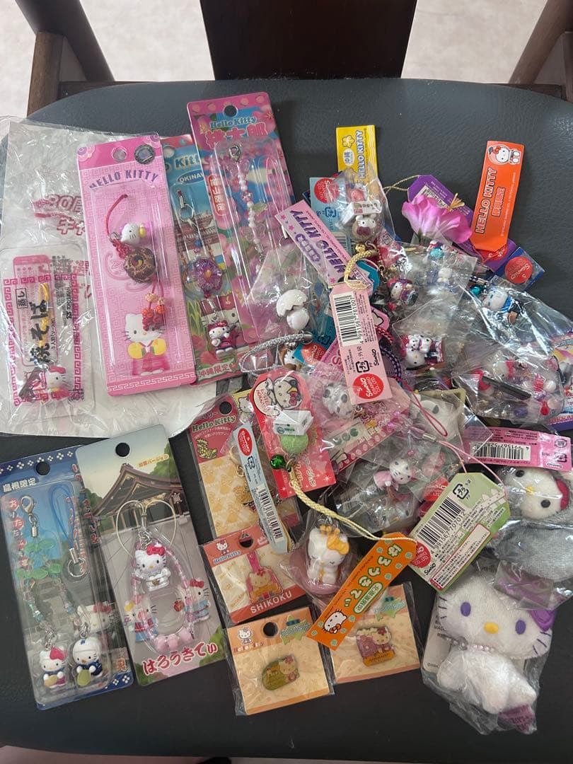 ハローキティ ご当地キティ セット売り　おまけつき！