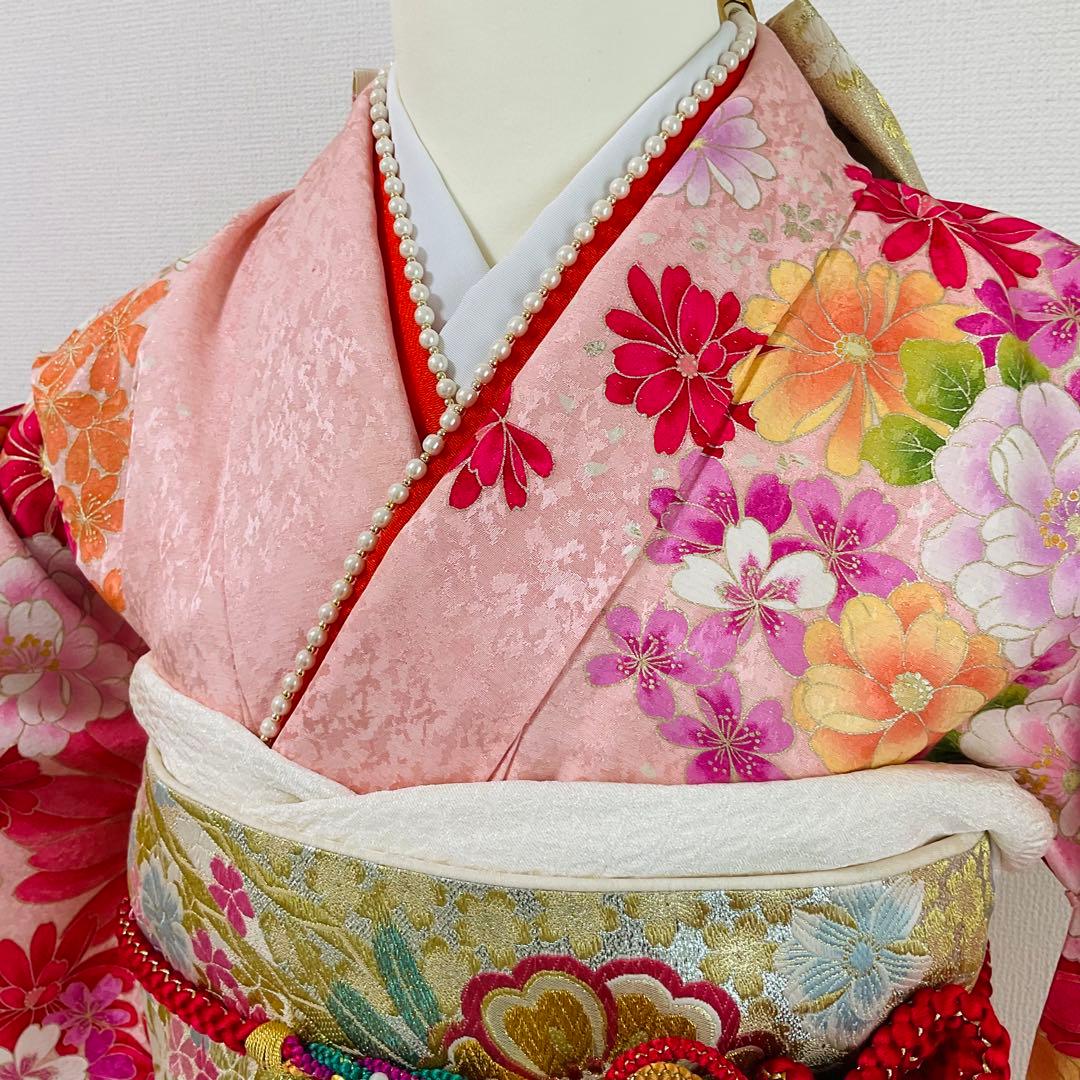 振袖　ピンク系　淡いピンク　銀通し　刺繍　牡丹　桜　リボン　鞠柄　正絹