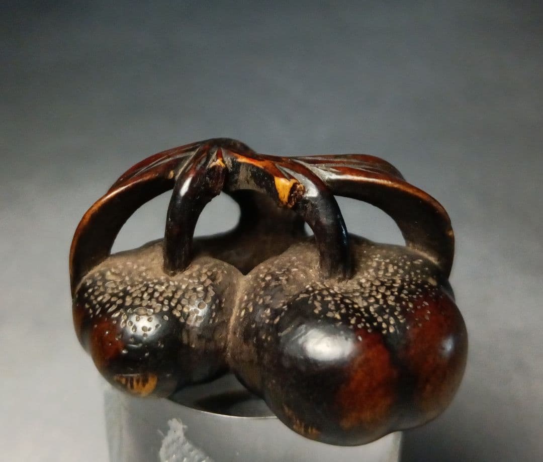無銘 柘植彫 根付 「柿の実」 江戸時代