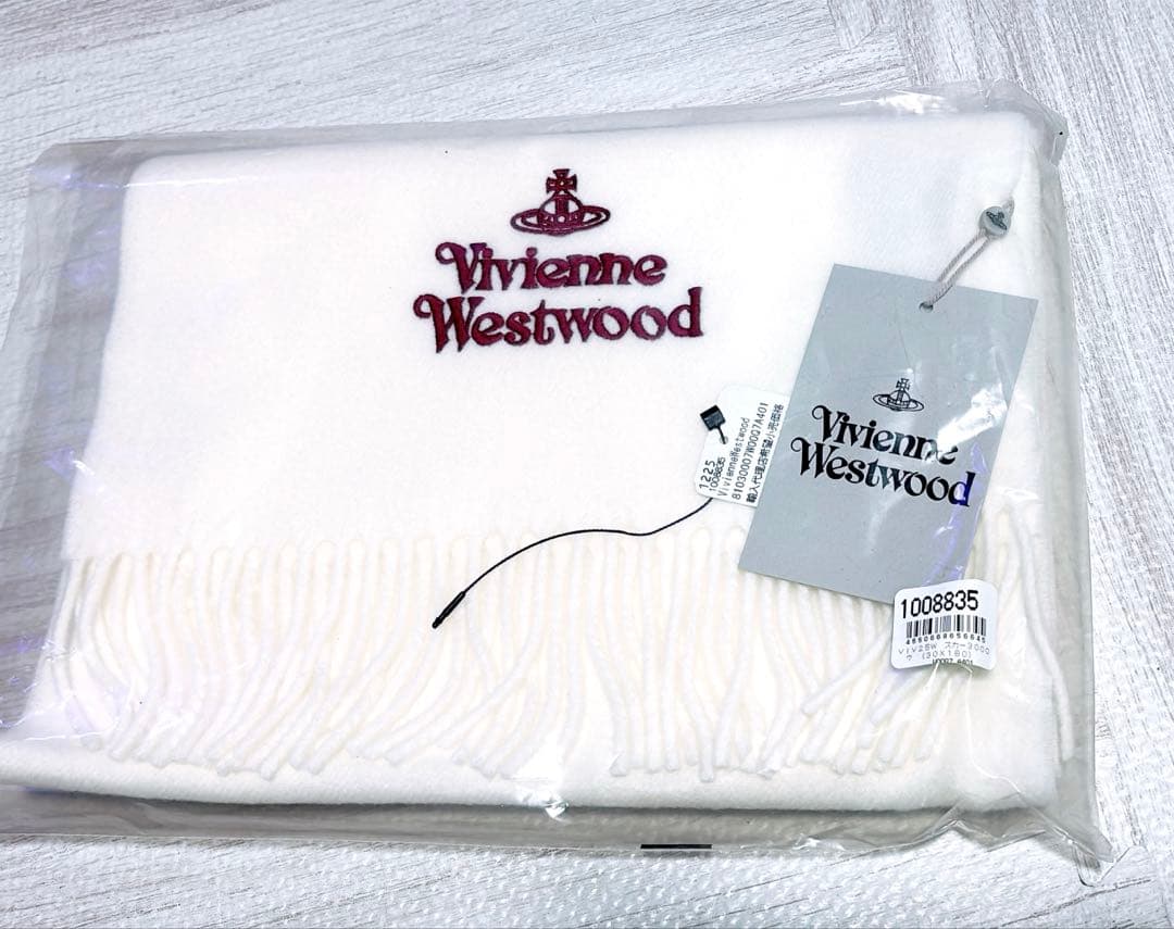が*ん様 Vivienne Westwood ホワイトマフラー フリンジ付き