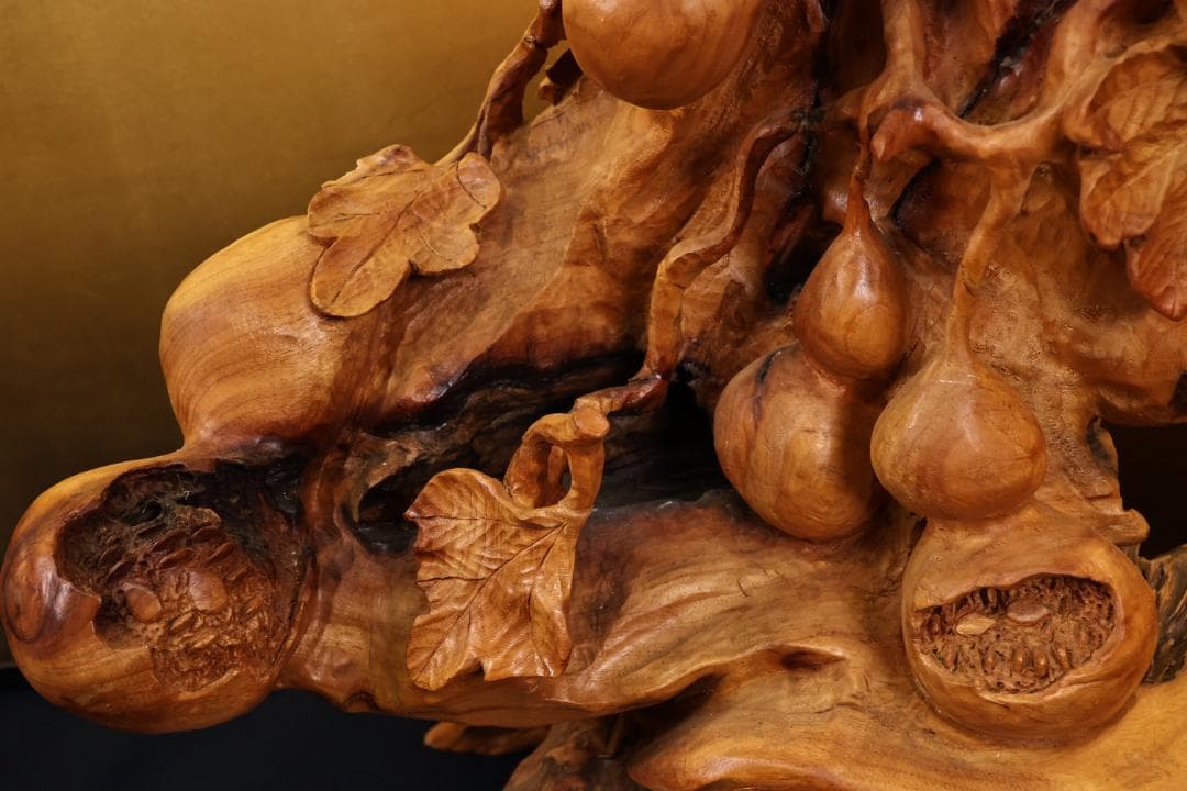 木彫　「 栗鼠と瓢箪 」 　一刀彫　東洋彫刻　置物　床飾り　インテリア　BK38