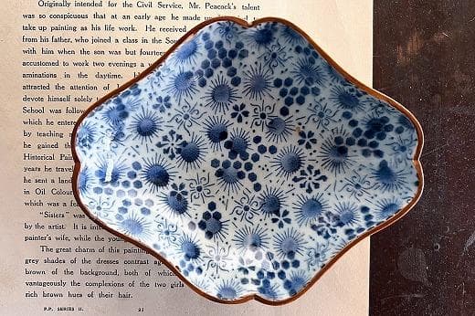 品番　t-0394 古伊万里　菱形皿A　染付　紙刷り印判　印判　渦福　角福　時代