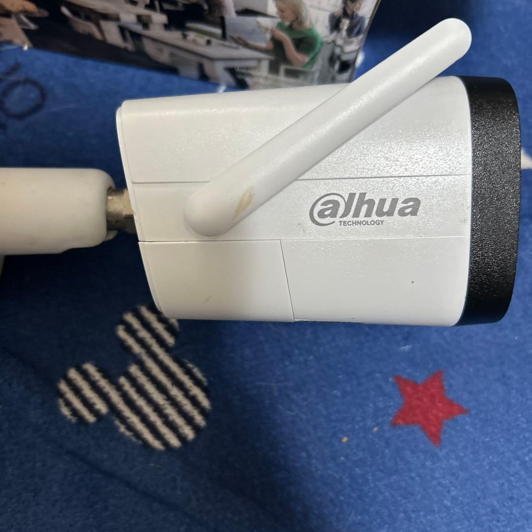 ワイヤレス防犯カメラ2台セット＋128GBメモリーカード付き