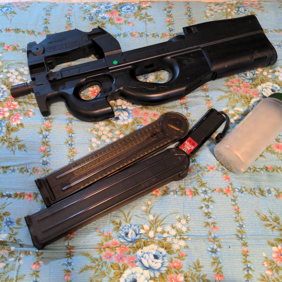 東京マルイ　P90 モデルガン 5.7x28mm 黒　GGO　レン