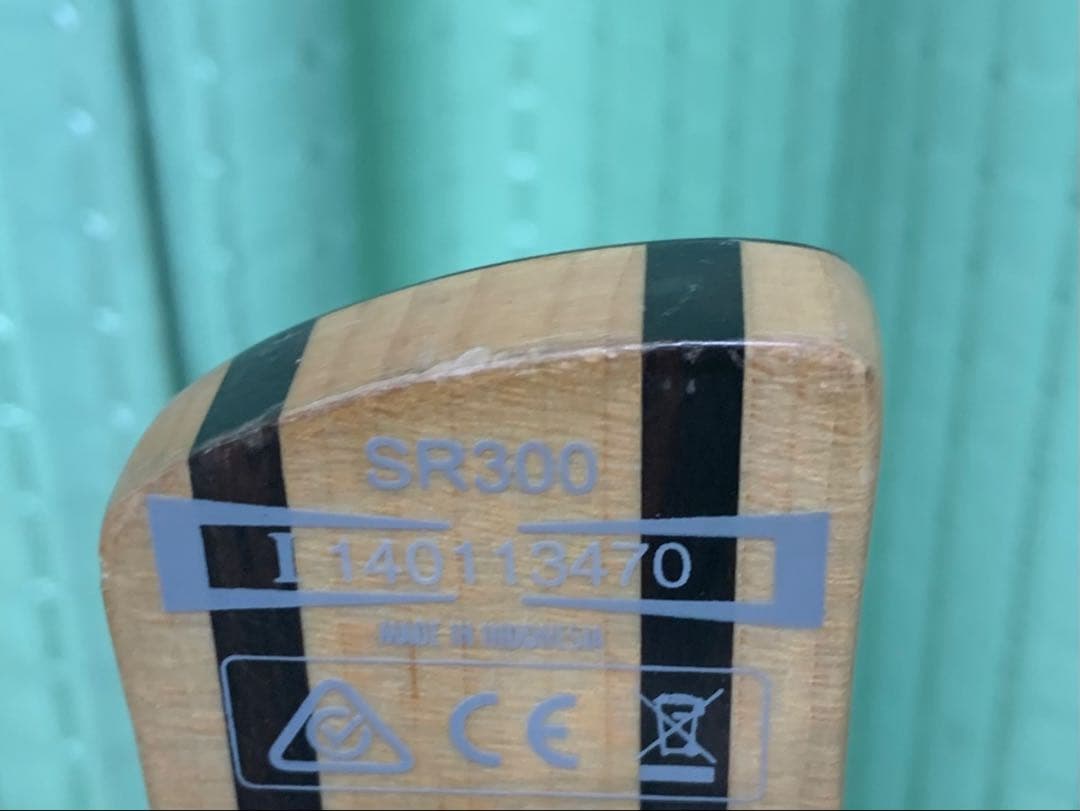 ベース Ibanez SR300