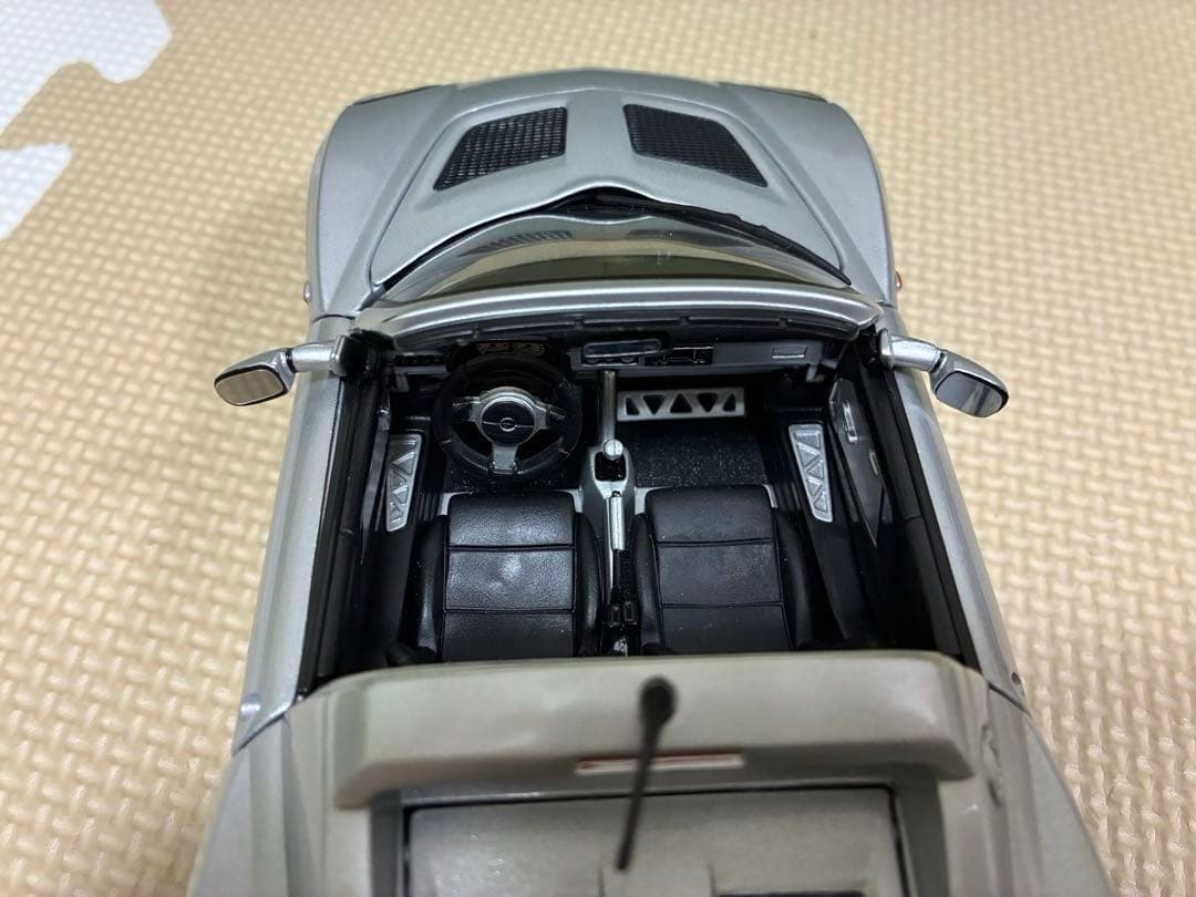 オペル スピードスター 1/18 スケールモデル