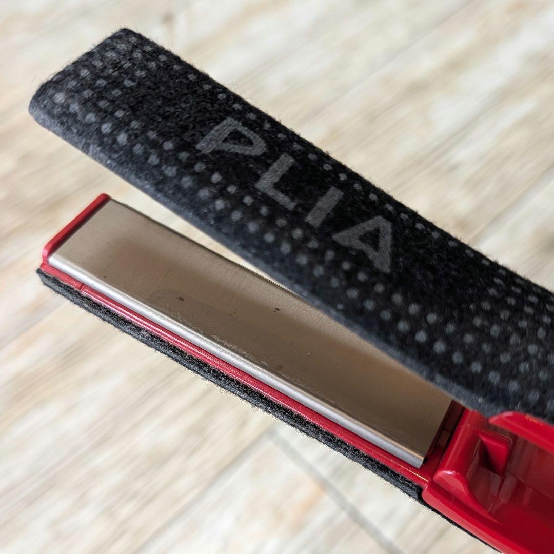 PLIA 赤 ストレートヘアアイロン