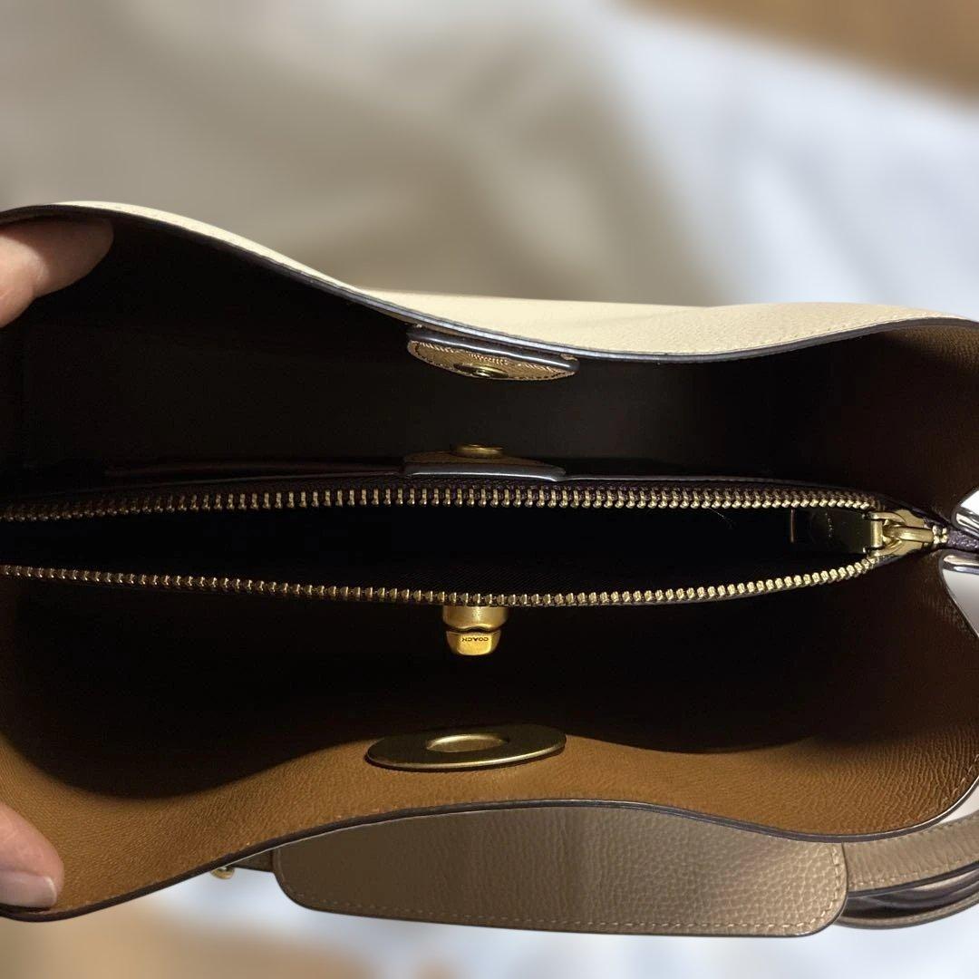 コーチ　ウィロウ ショルダー バッグ ベージュ　ストラップあり